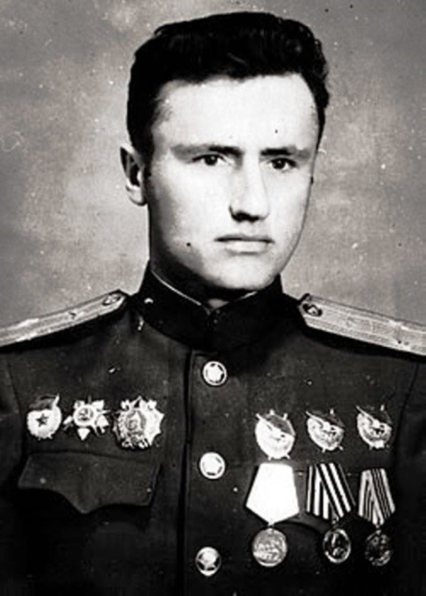 Уходит вдаль времён Великая Отечественная война, но не уменьшается о ней память, как следовало бы по законам исторической ретроспективы. Напротив, растёт величие этой горестной вехи...