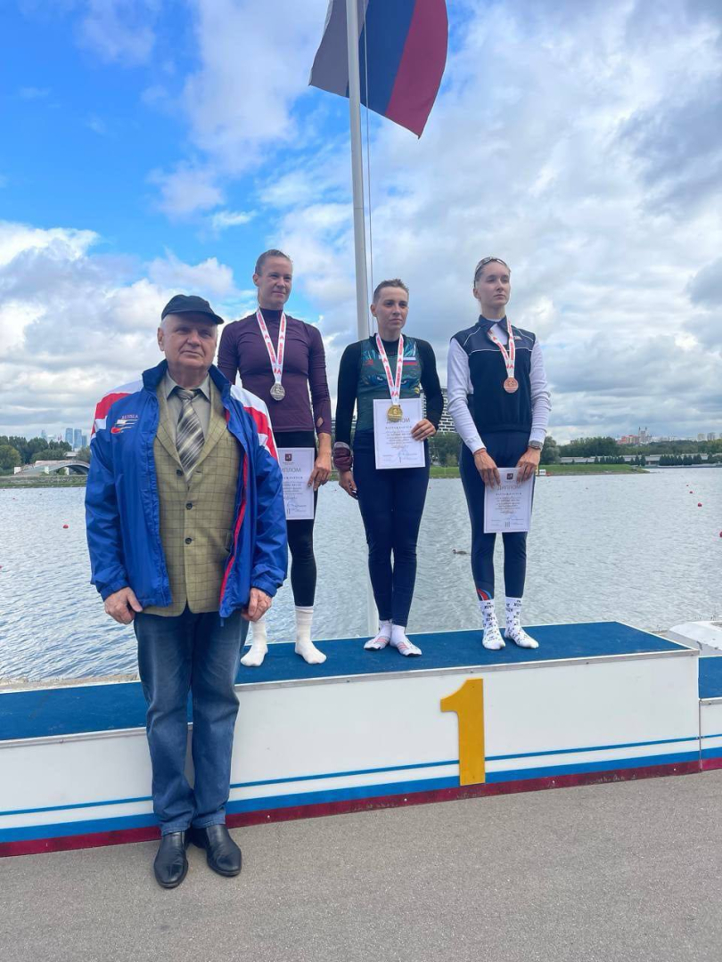 Аспирантка РХТУ Татьяна Меламед завоевала золото на Чемпионате Москвы по гребному спорту