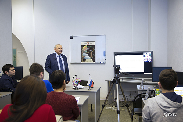 Профессор РХТУ прочитал лекцию для студентов Туркменского государственного архитектурно-строительного института 