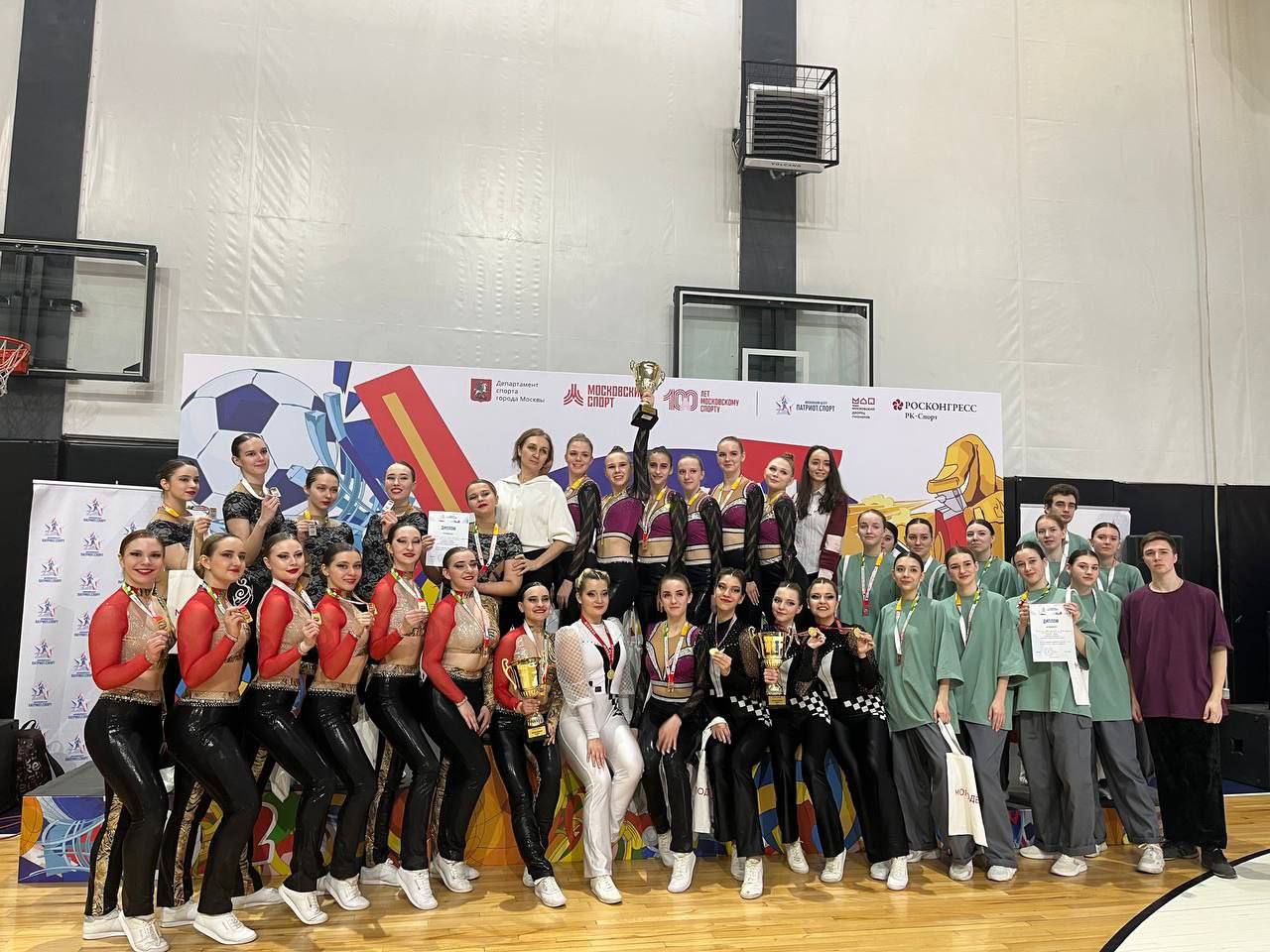 Команды Менделеевского университета стали победителями и призерами спортивного фестиваля «Молодёжь»