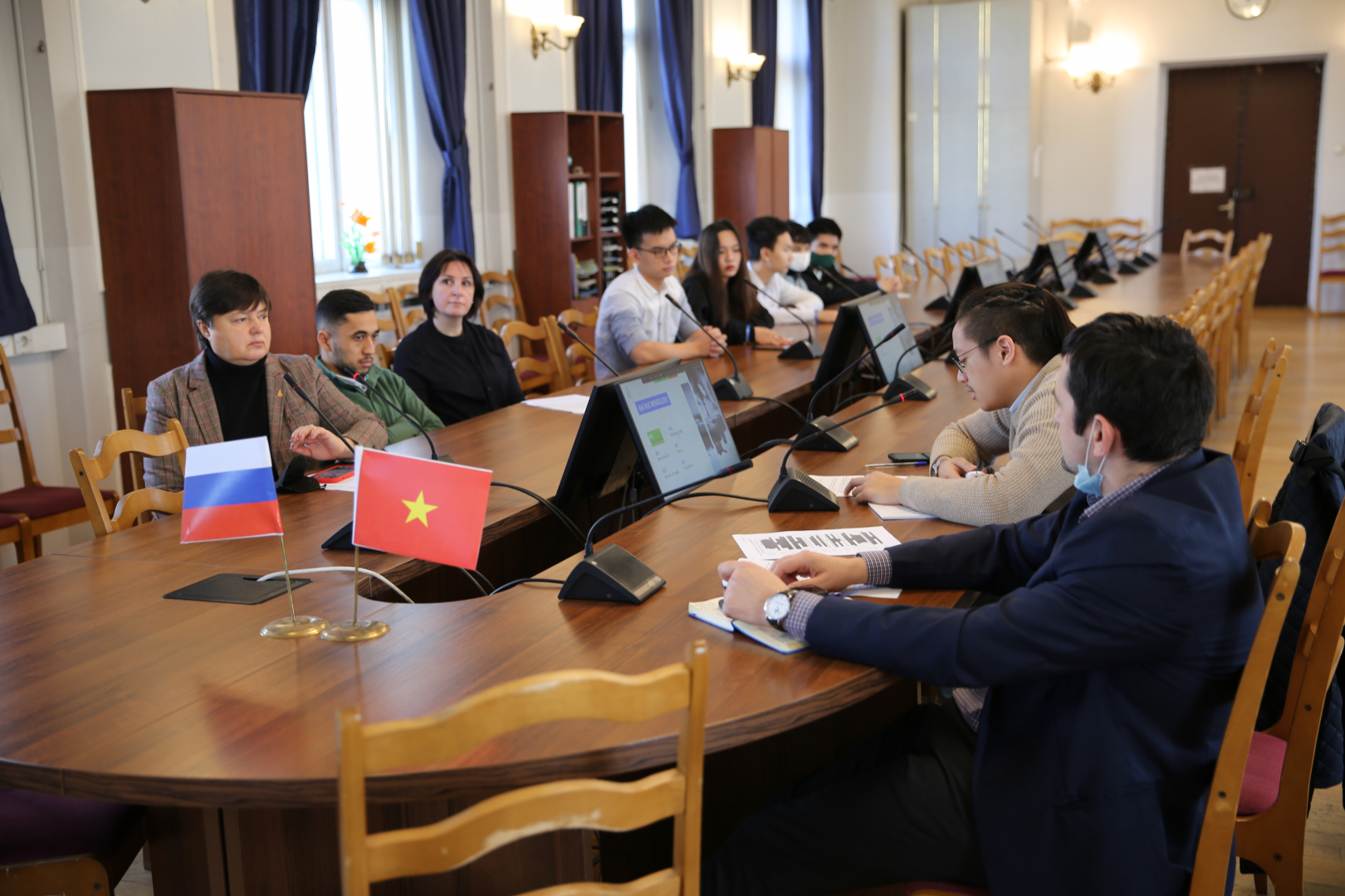Студентов из Вьетнама пригласили на обучение в Менделеевский университет 
