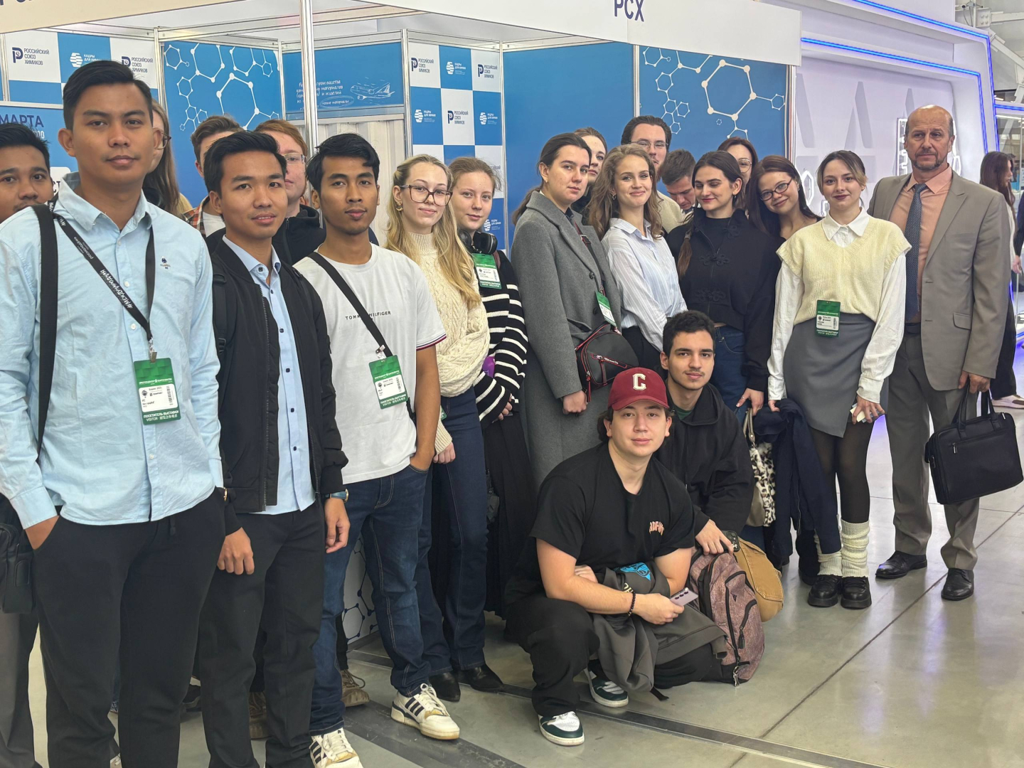 Студенты РХТУ — на Международной выставке «Химия-2025»