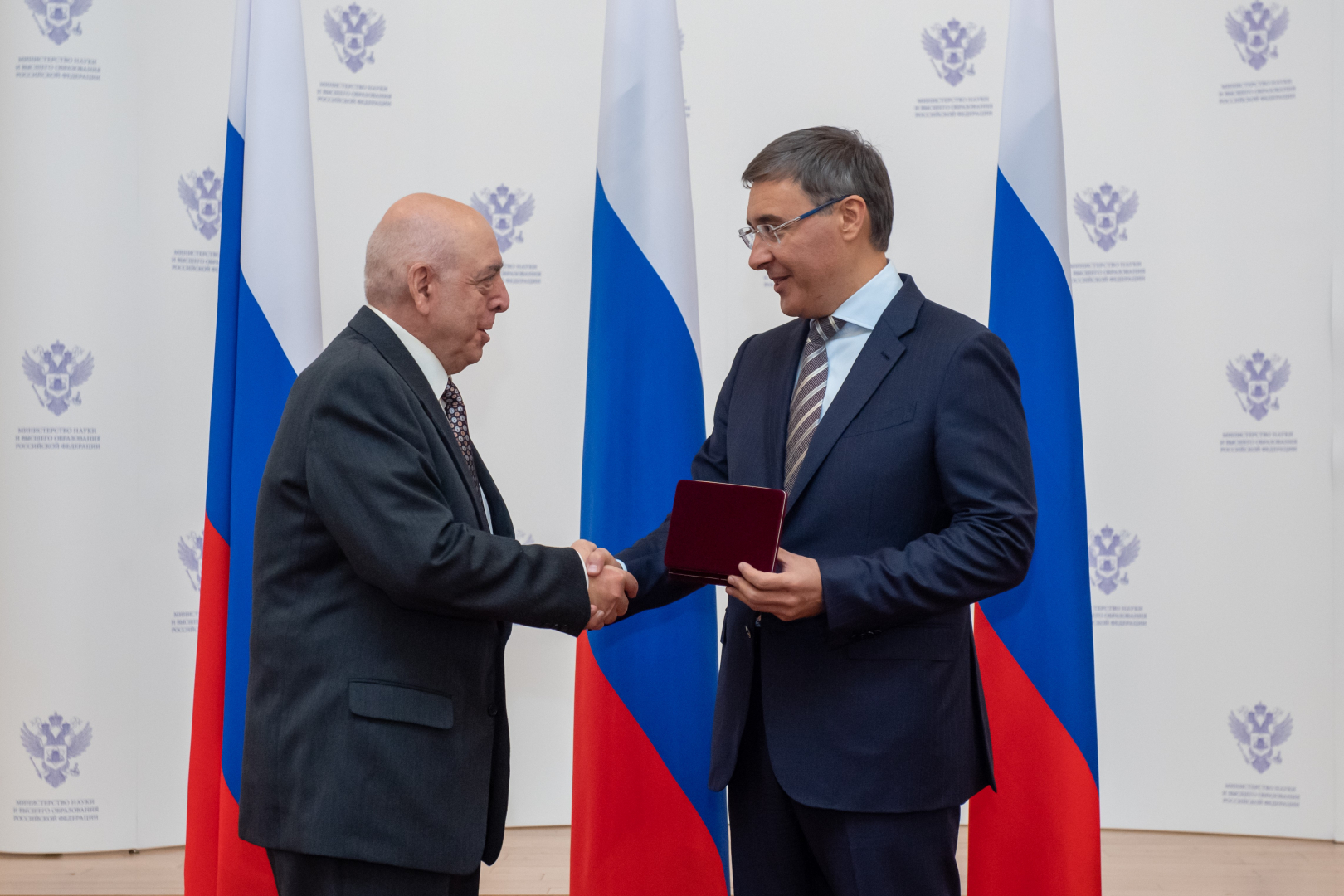Профессор Владимир Цирельсон награжден почетным званием «Заслуженный деятель науки Российской Федерации»