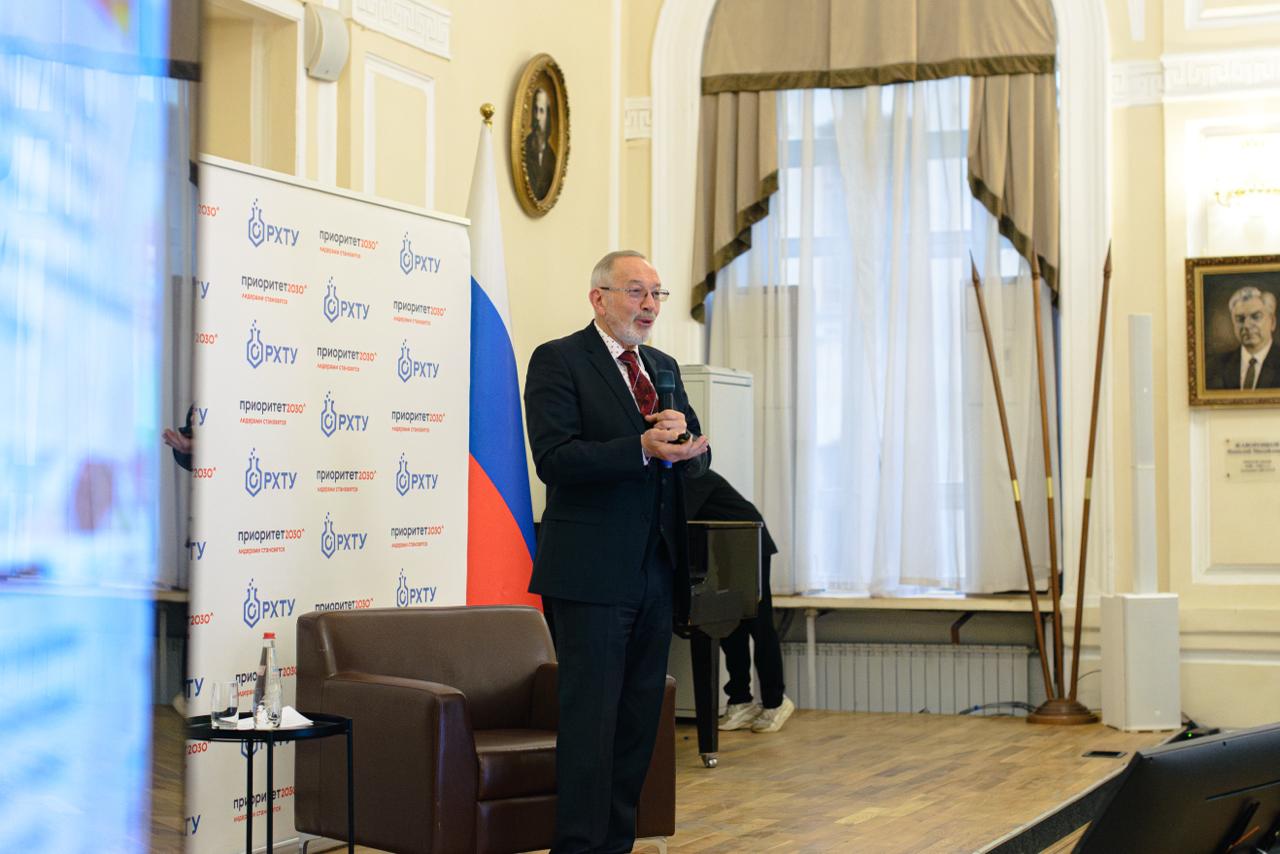 Михаил Кацевман: «С полимерами нужно не бороться, а сделать так, чтобы они приносили минимум вреда и максимум пользы»