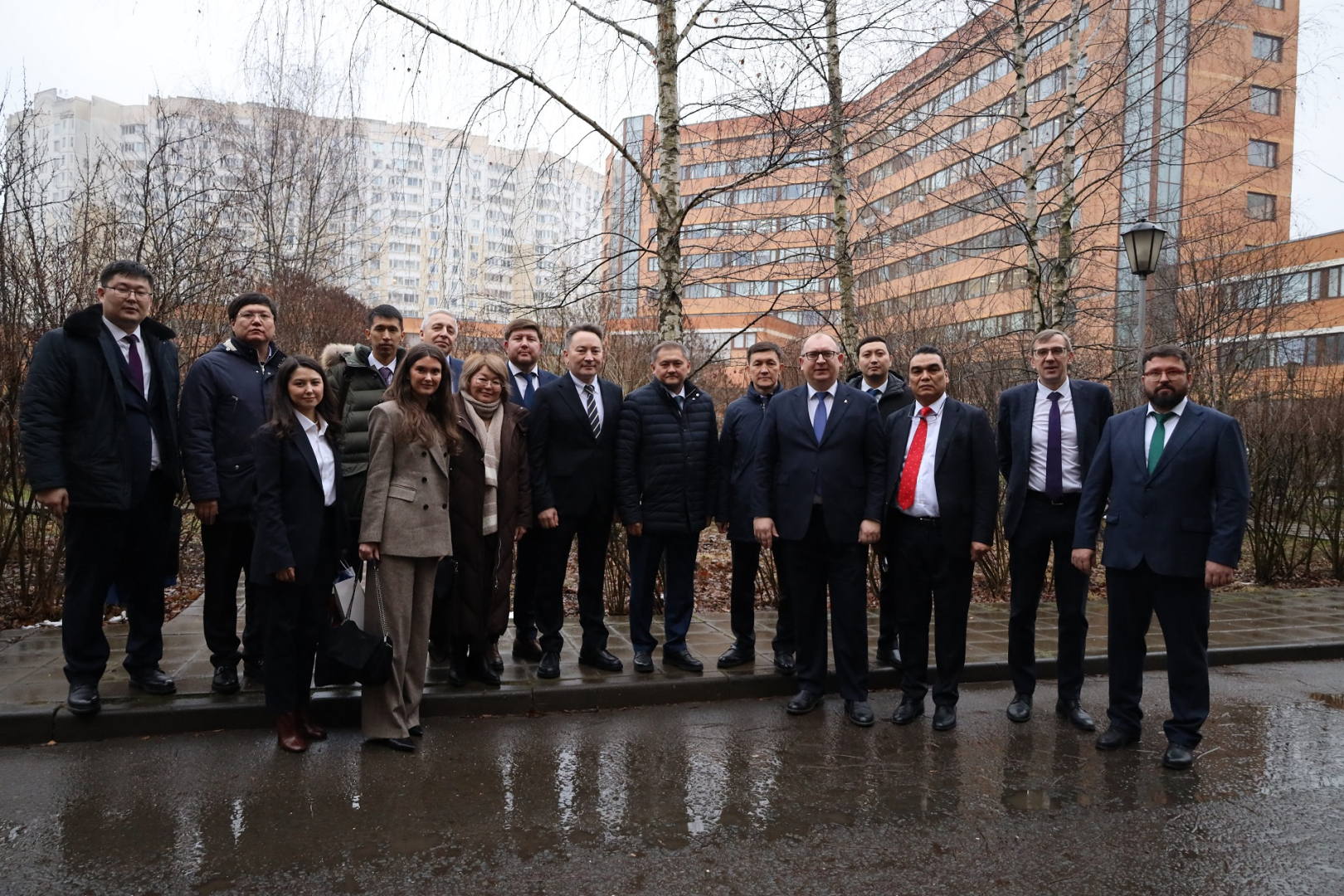 Стратегическое партнерство в сфере науки и образования: глава Минобрнауки Казахстана посетил Менделеевский университет 