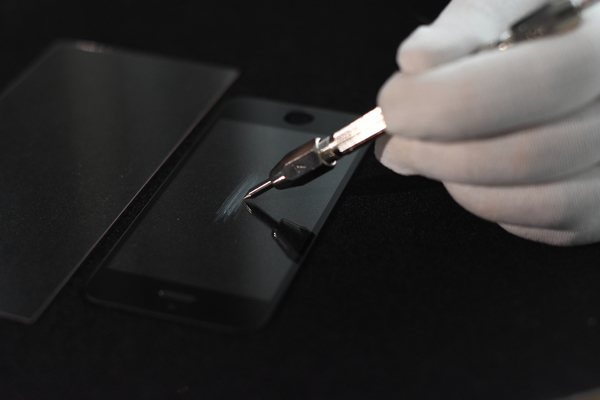 LG заключила контракт с РХТУ на разработку нового материала для защиты экранов смартфонов