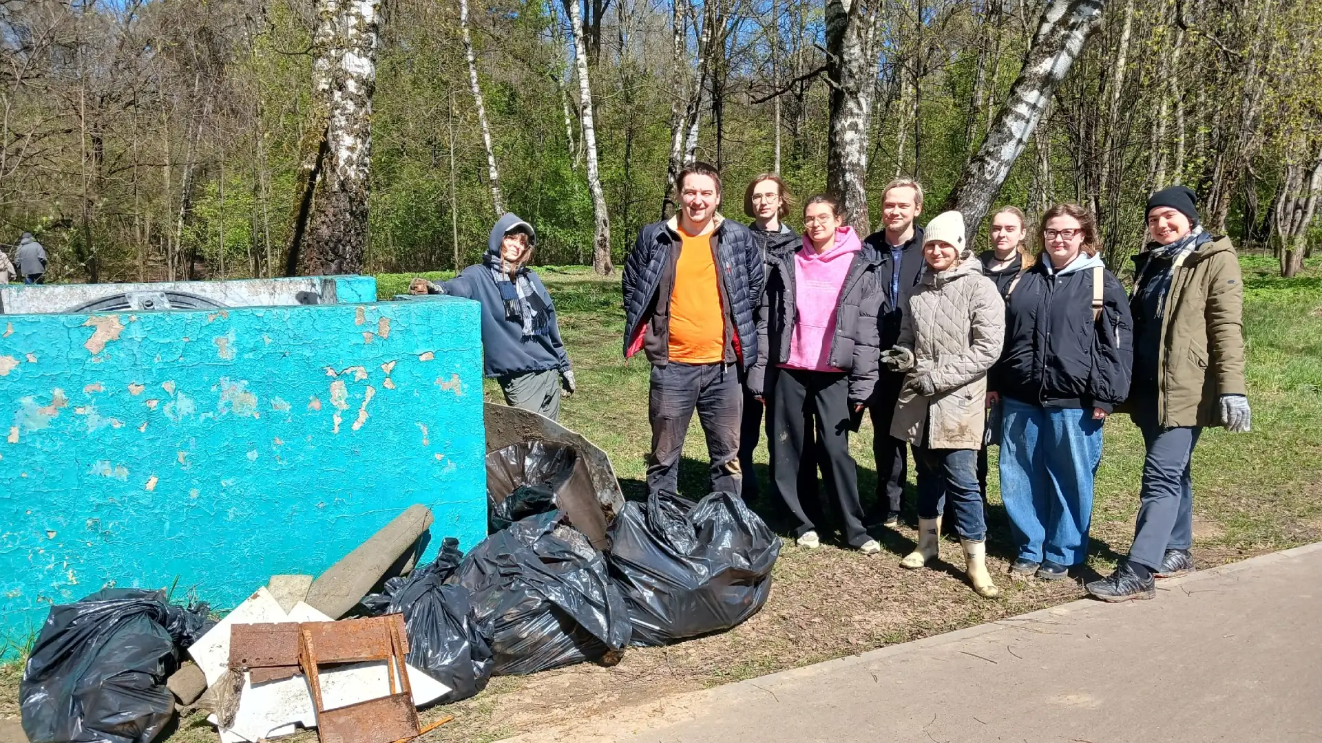 Студенты ФБПЭ очистили берега реки Братовки от мусора
