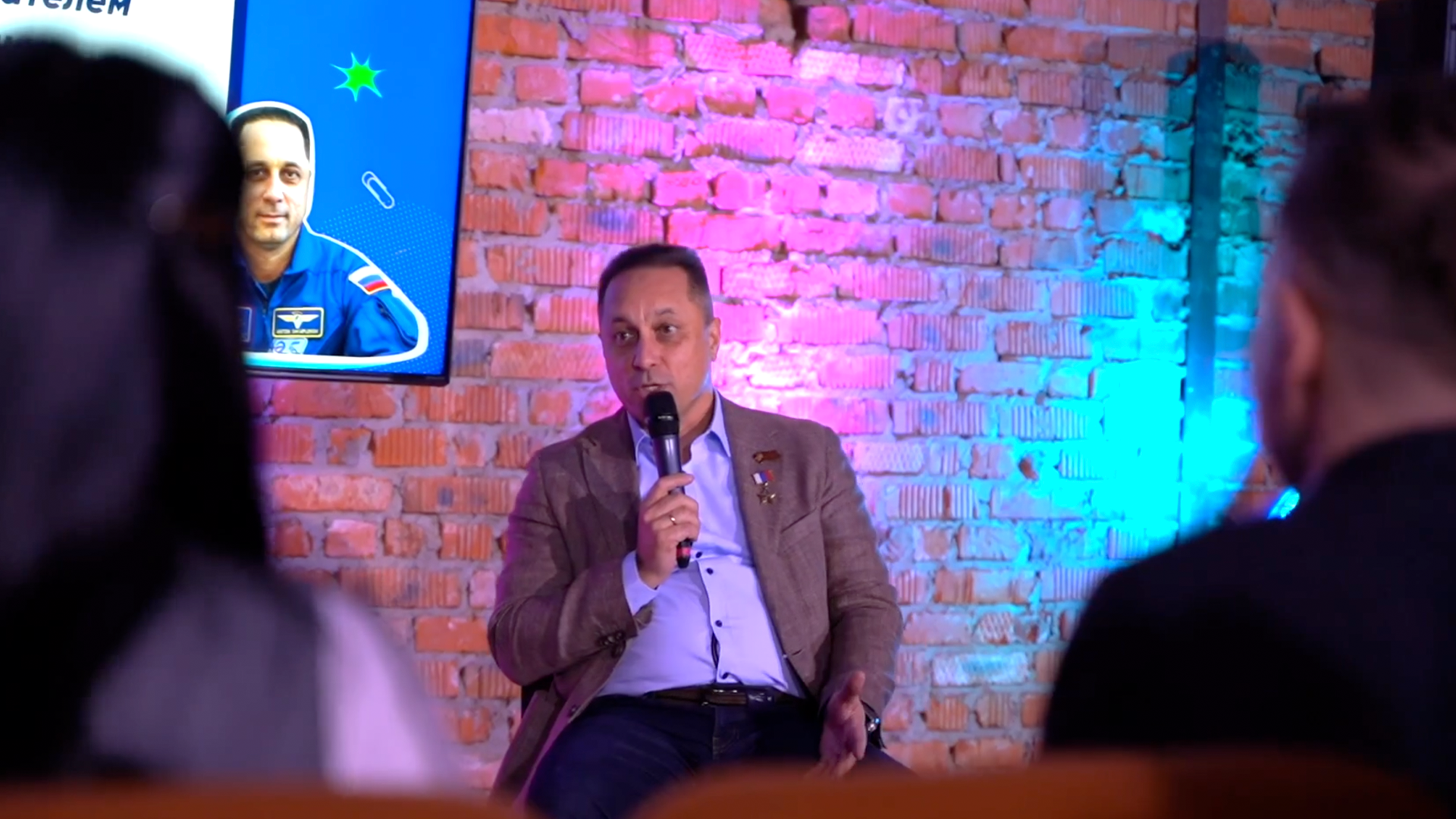 В РХТУ побывал Герой России, летчик-космонавт Антон Шкаплеров