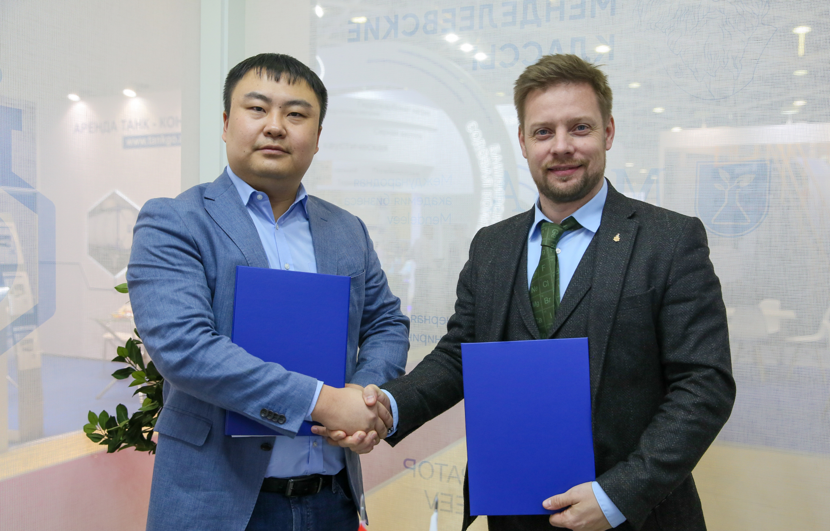 РХТУ и «ТОФФЛОН РУС» подписали соглашение о сотрудничестве на выставке «Химия-2022»