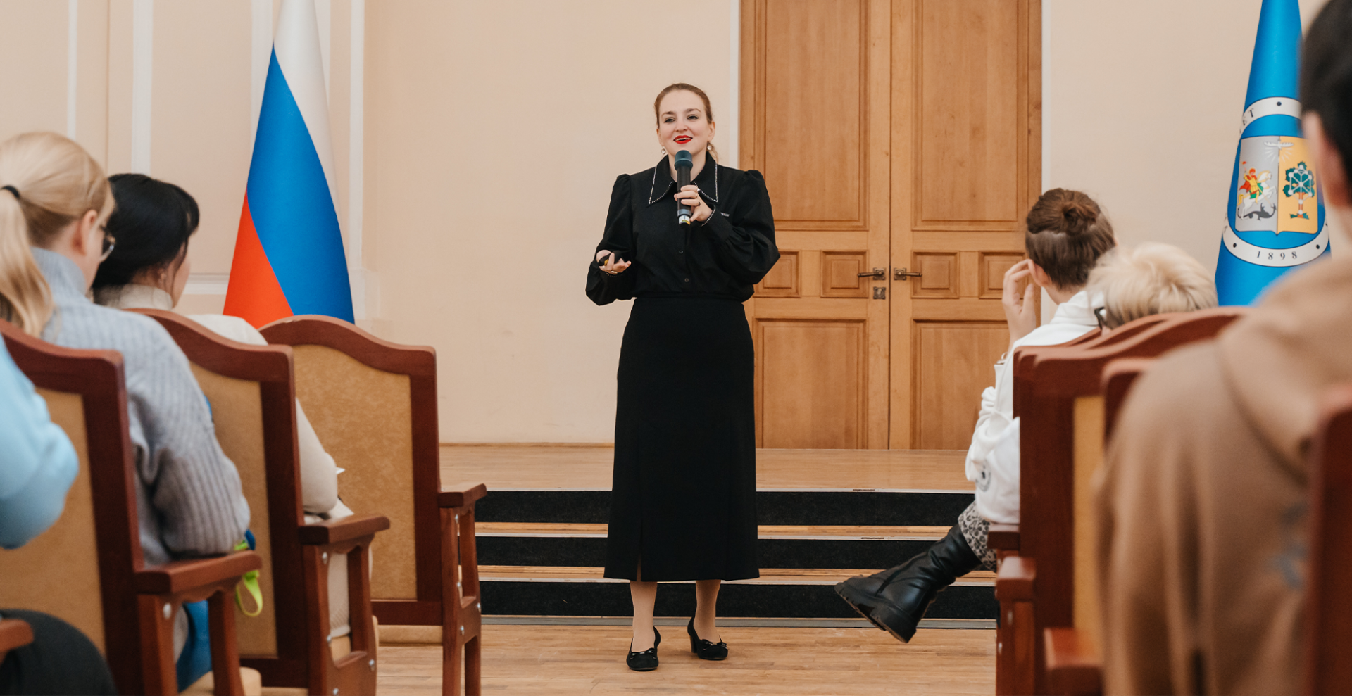 Математика денег и искусство говорить просто: в РХТУ прошла двойная встреча курса «Скажи просто»