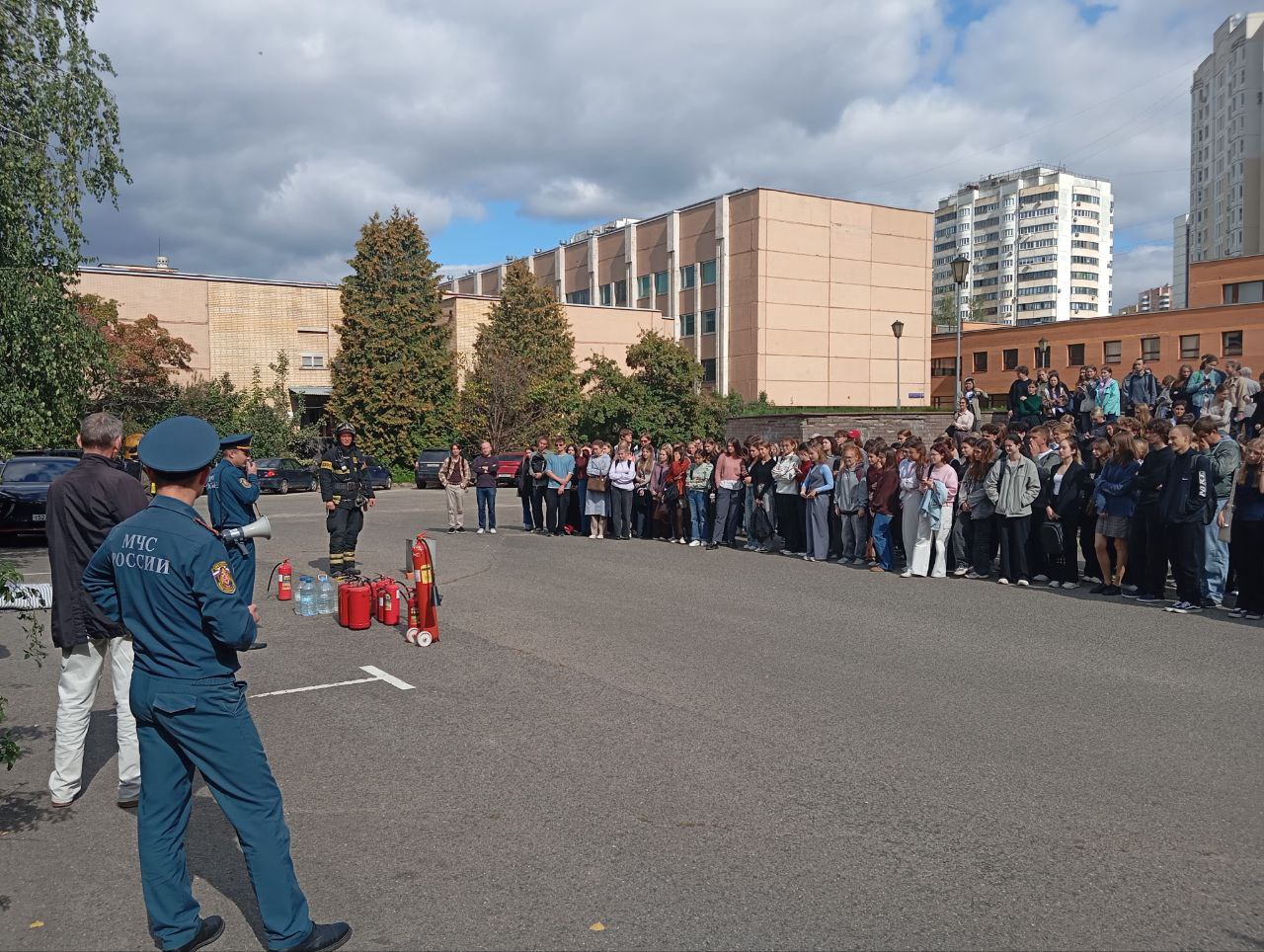 В Тушинском комплексе РХТУ прошли учения по эвакуации и практике пожарной безопасности