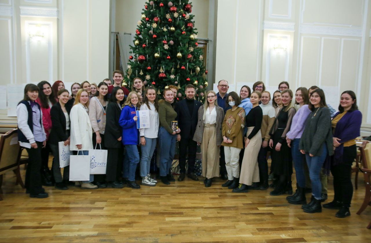 В актовом зале им. А.П.Бородина прошла открытая встреча и.о. ректора Ильи Воротынцева со студентами в формате «Вопрос — ответ»