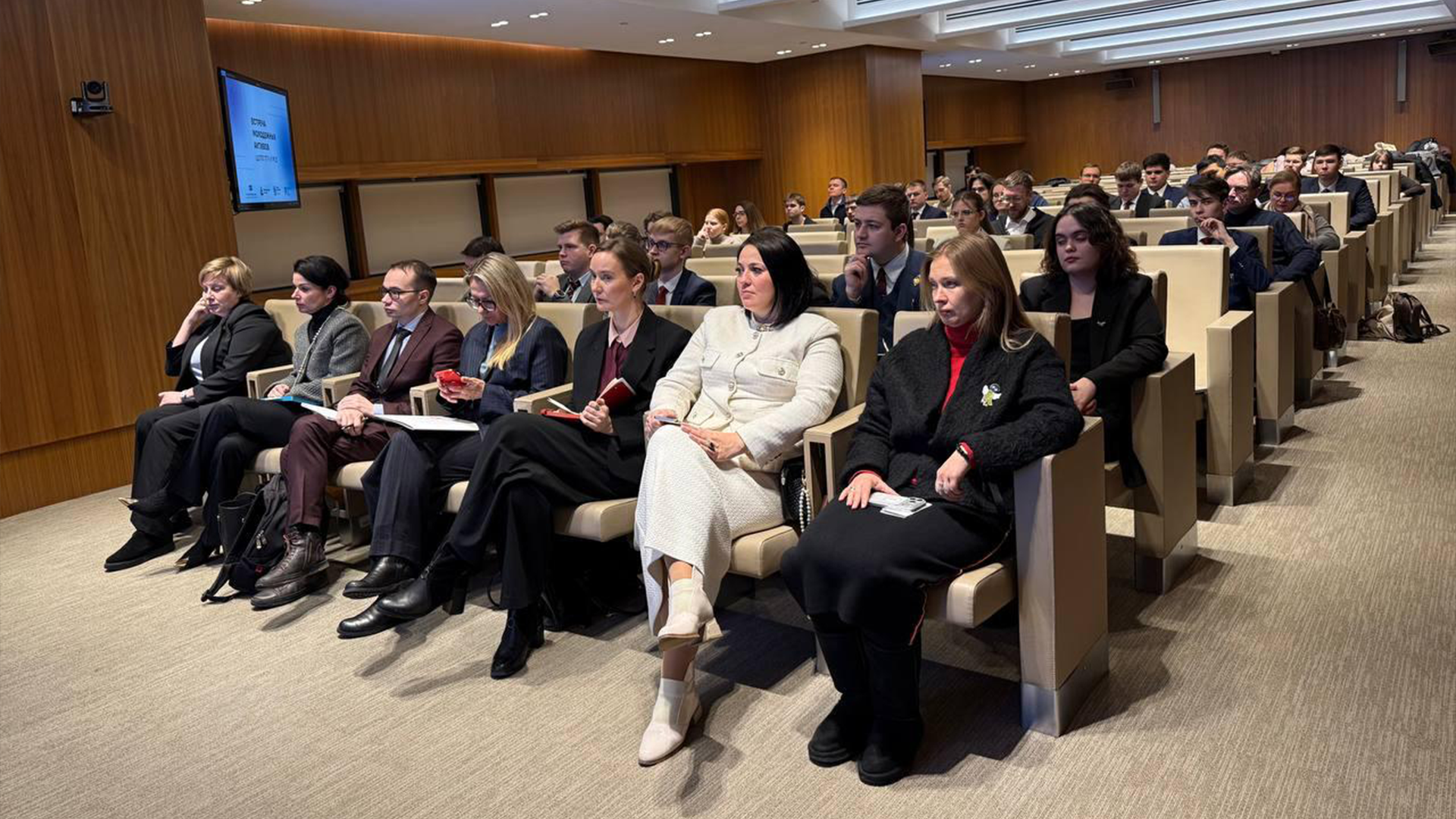 Менделеевцы предложили инициативы по совершенствованию подготовки кадров для химической промышленности